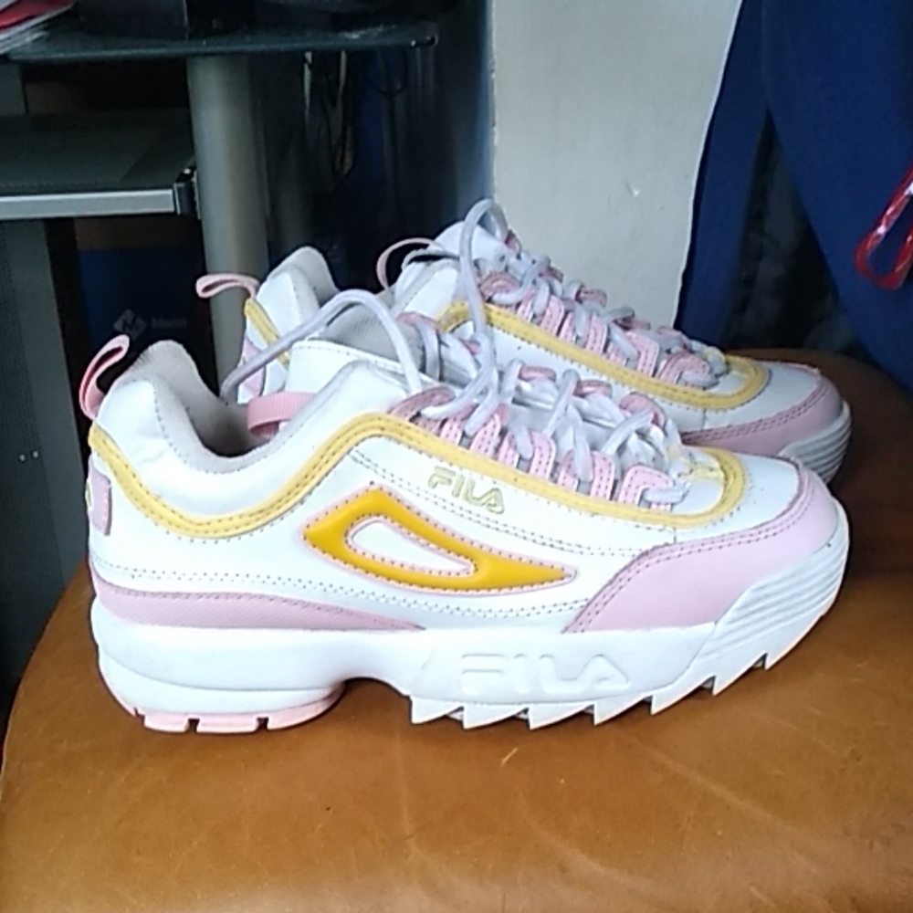 Woman's shoes